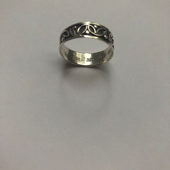 Silver band with flowery design!! - Picture 4 of 7